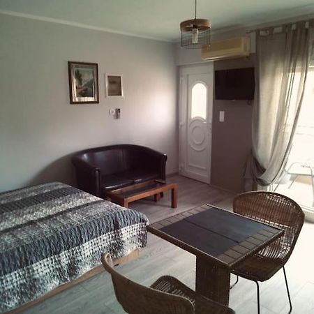 קאבאלה Minimal & Cozy Στουντιο Με Δωρεαν Χωρο Σταθμευσησ מראה חיצוני תמונה